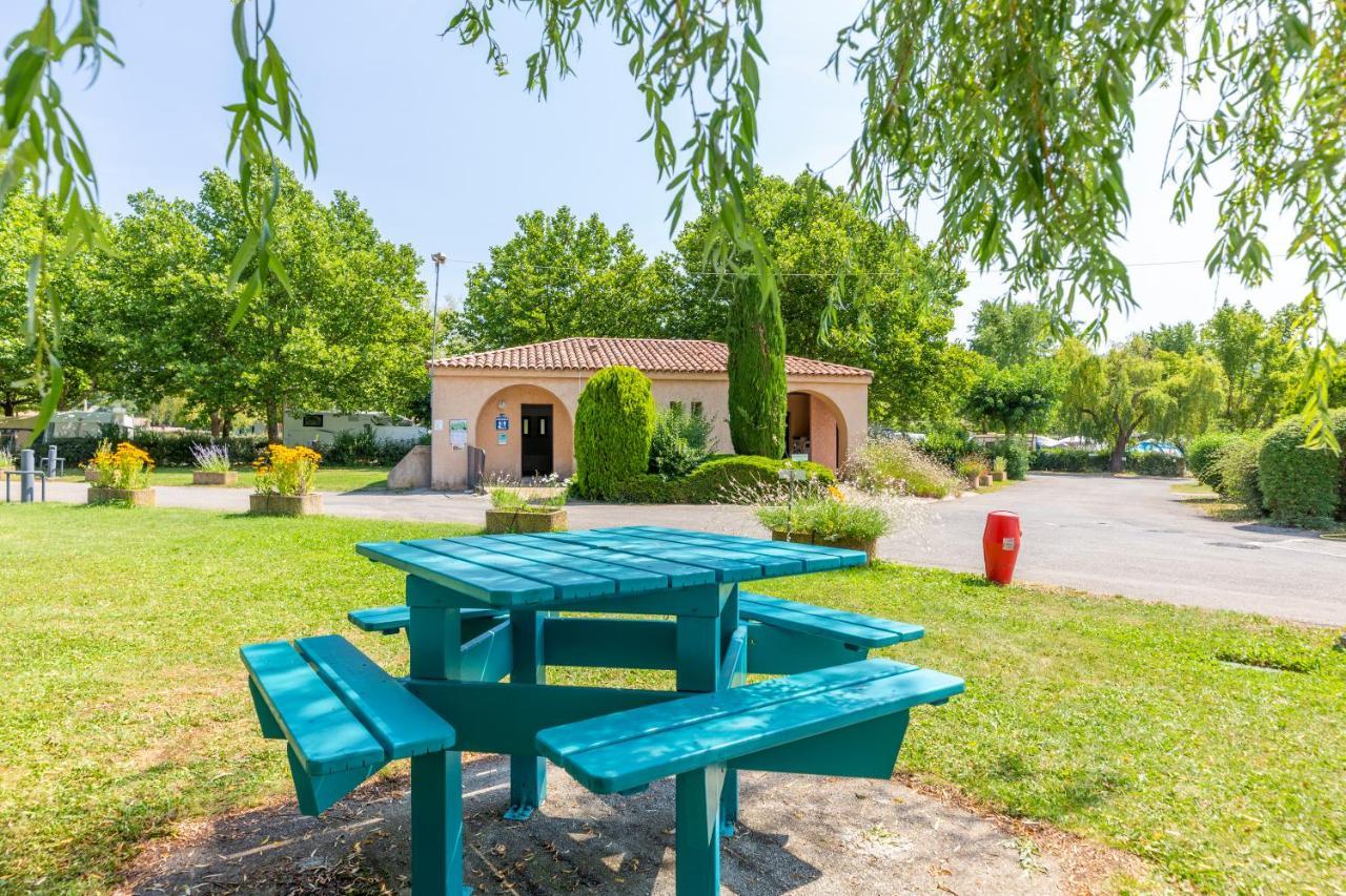 Camping Sites et Paysages Les Prés Hauts Sisteron Exterior foto