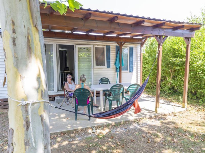 Camping Sites et Paysages Les Prés Hauts Sisteron Exterior foto