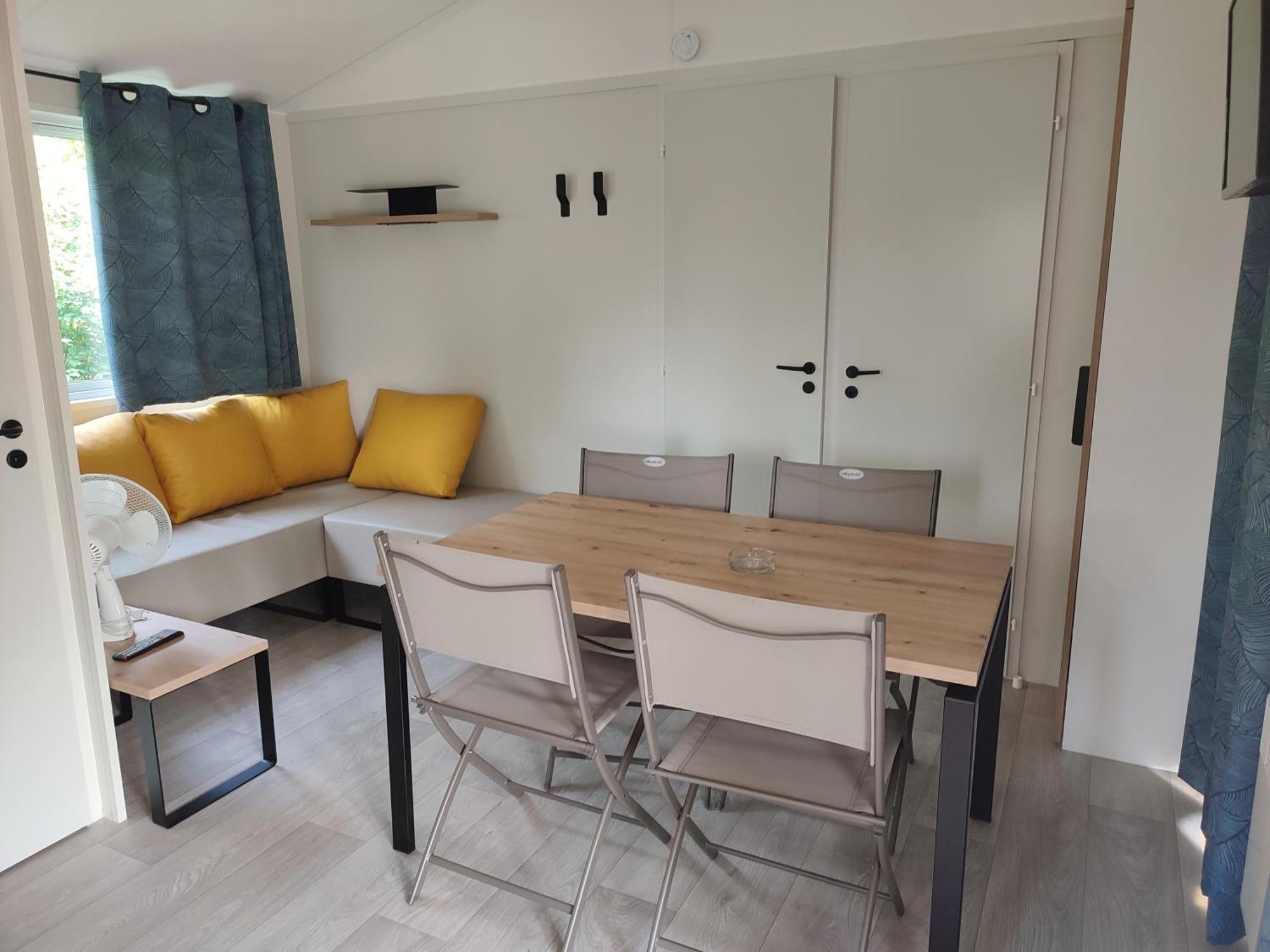 Camping Sites et Paysages Les Prés Hauts Sisteron Exterior foto