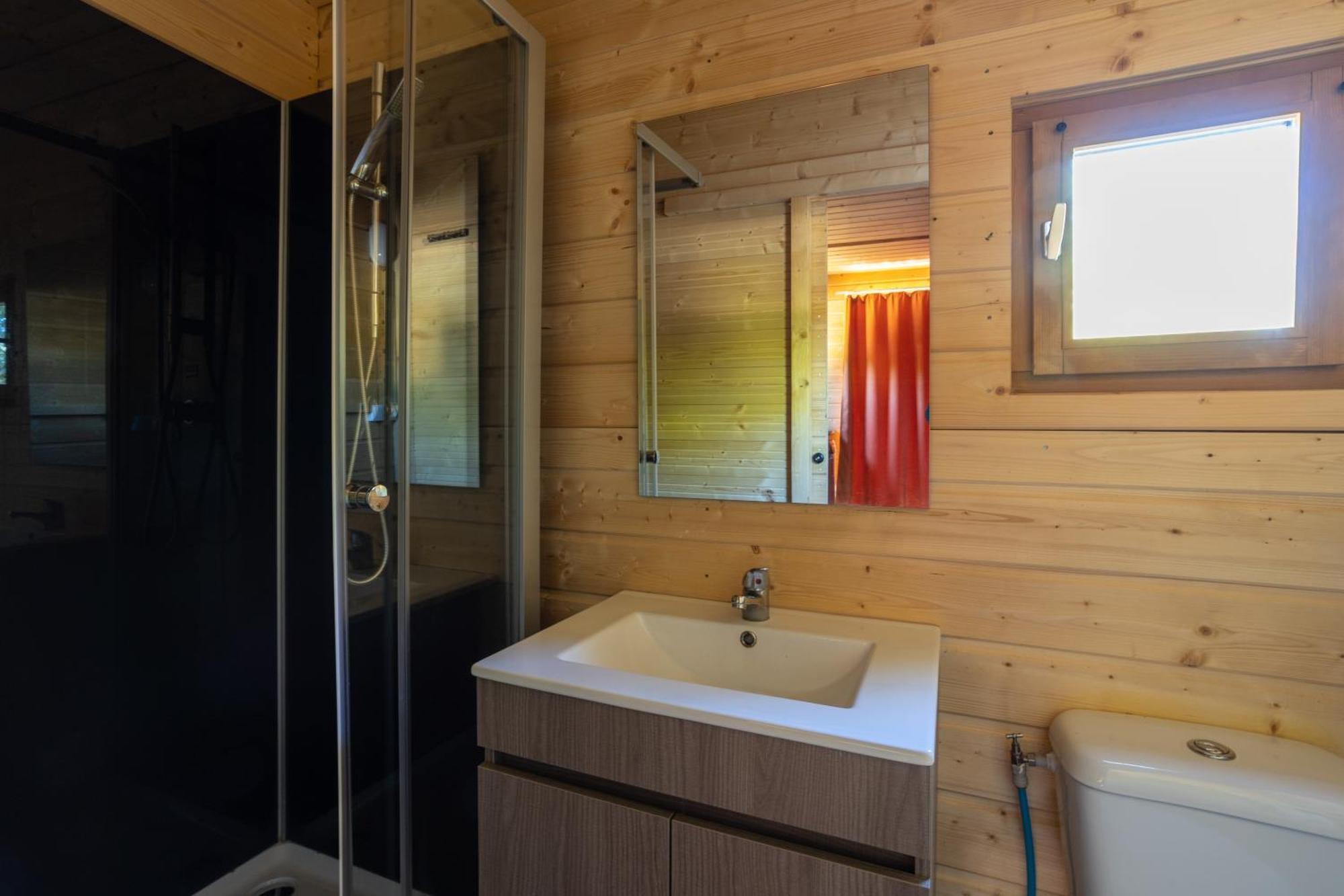 Camping Sites et Paysages Les Prés Hauts Sisteron Exterior foto