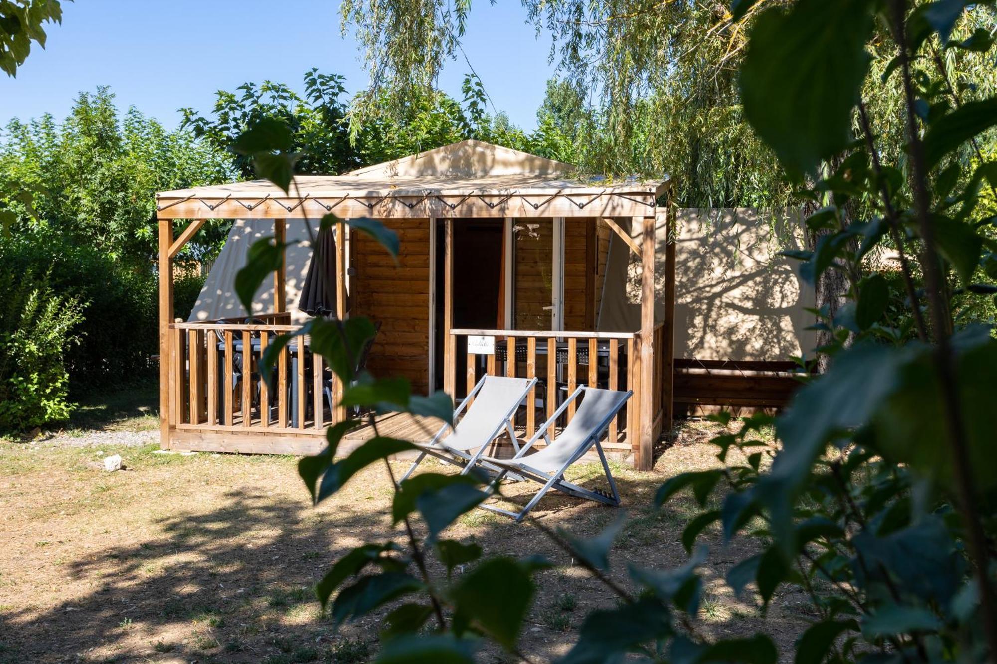 Camping Sites et Paysages Les Prés Hauts Sisteron Exterior foto